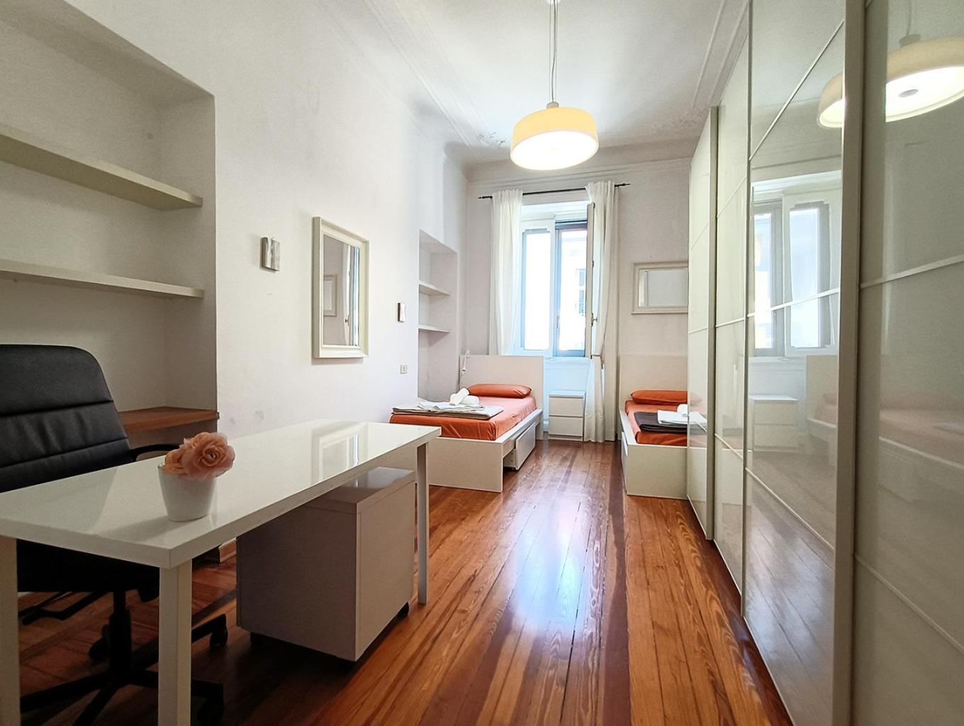 Sahi - Residenza Corso Italia Tre Camere, Due Bagni E Un Salone Milánó Kültér fotó